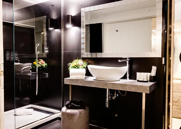 Oda ve Kahvaltı V Collection Piazza Farnese Luxury Roma