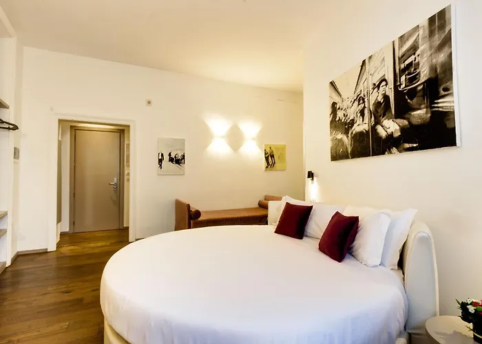 V Collection Piazza Farnese Luxury Oda ve Kahvaltı 4*